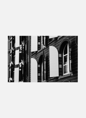 Постер Амстердам Окна со ставнями черно-белый